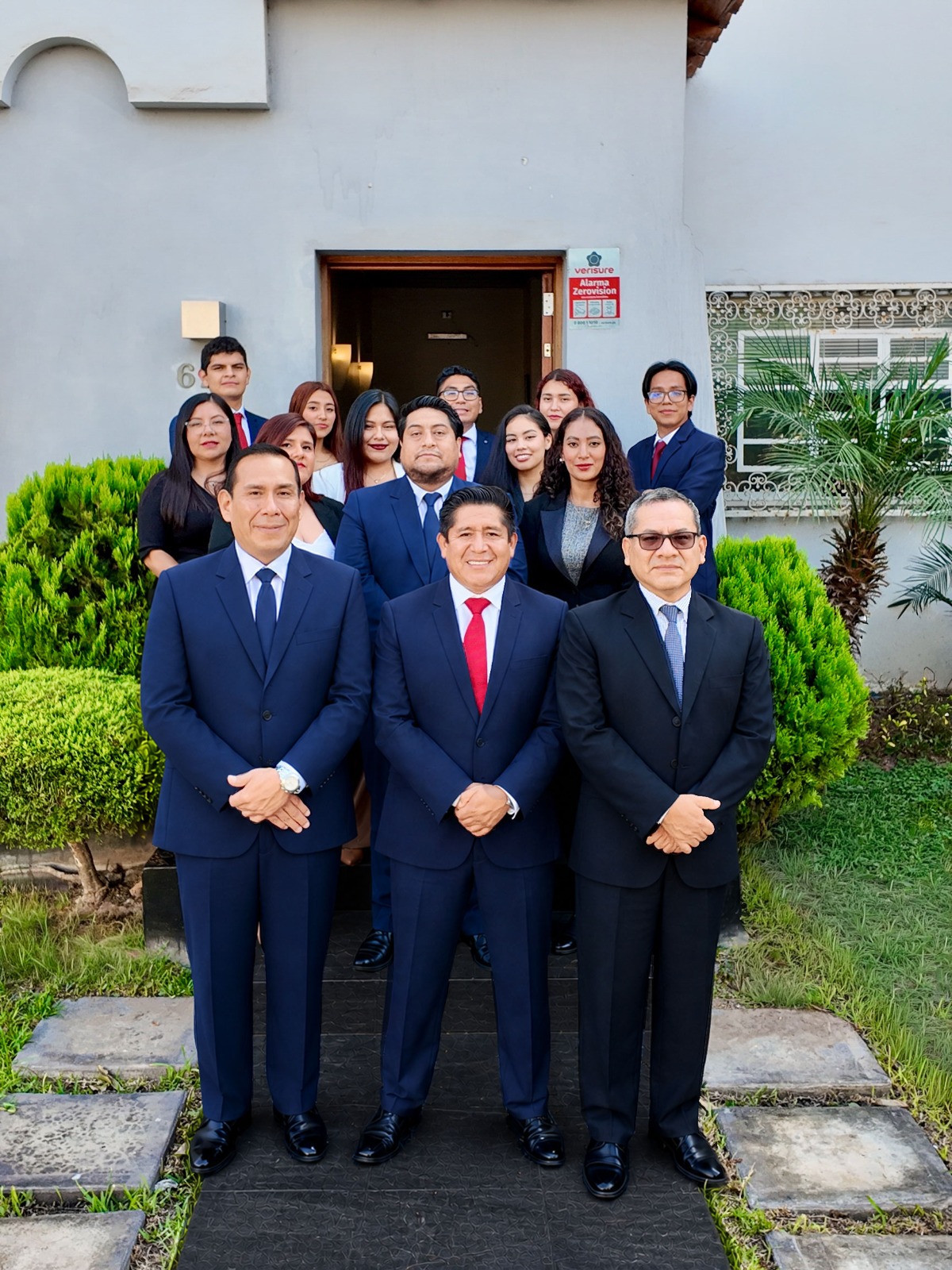 Equipo legal completo de Llacza, Alarcón, Alvizuri & Asociados